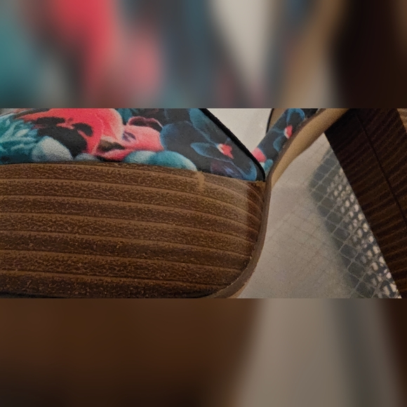 SUPER CUTE AND SUPER SEXY - Picture 7 of 8